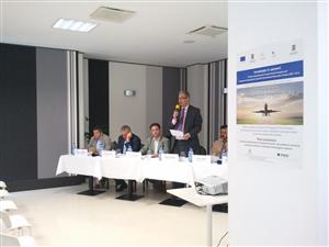Bani europeni pentru instruirea angajaţilor din aeroporturile din România, la Cluj. Ciceo: 
