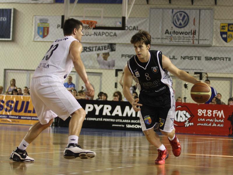Morris şi Ross, operaţi în această dimineaţă, vor fi externaţi mâine şi încep recuperarea