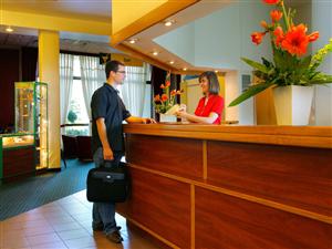 Viaţă grea pentru hotelieri: unităţi mai multe, sejururi mai scurte