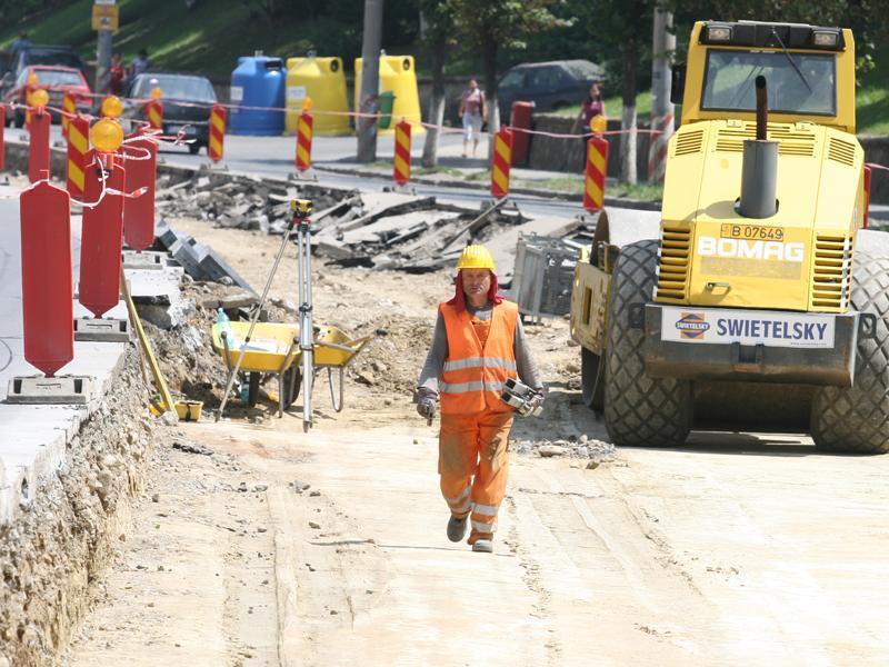 Traseu deviat pentru linia 100, din cauza lucrărilor la tramvai. Vezi pe unde circuli