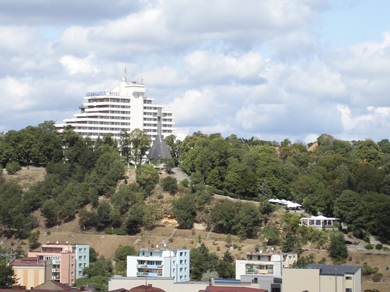 Cetăţuia, jucată între primărie şi bancheri