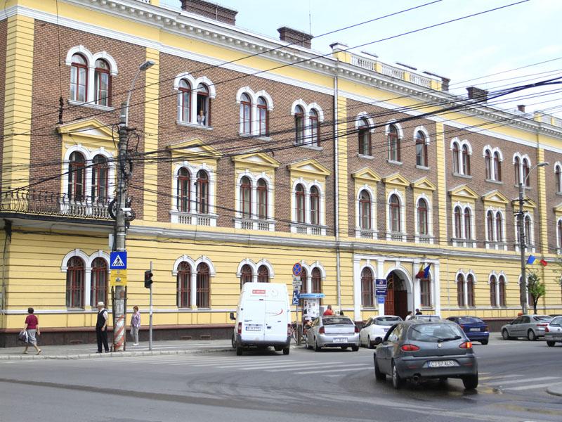 Primăria negociază cu instituţiile noile locuri de parcare din centru