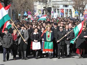 Cum se va duce bătălia pe voturile maghiarilor, la Cluj