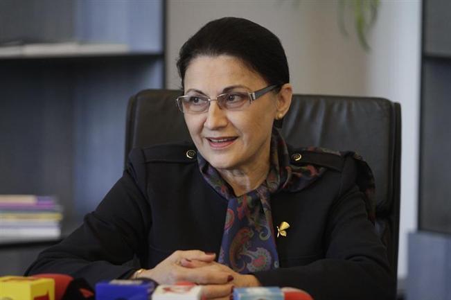 Ministrul Educaţiei vrea să restructureze învăţământul tehnic şi cel profesional