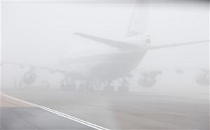 Ceaţa închide aeroportul din Cluj, pasagerii sunt duşi cu autocarele la Târgu Mureş şi Sibiu