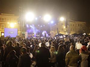 Concert Grimus şi Mandinga în Piaţa Unirii pentru sărbătorirea victoriei Clujului