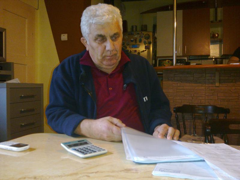 Le-a golit conturile şi le-a râs în nas