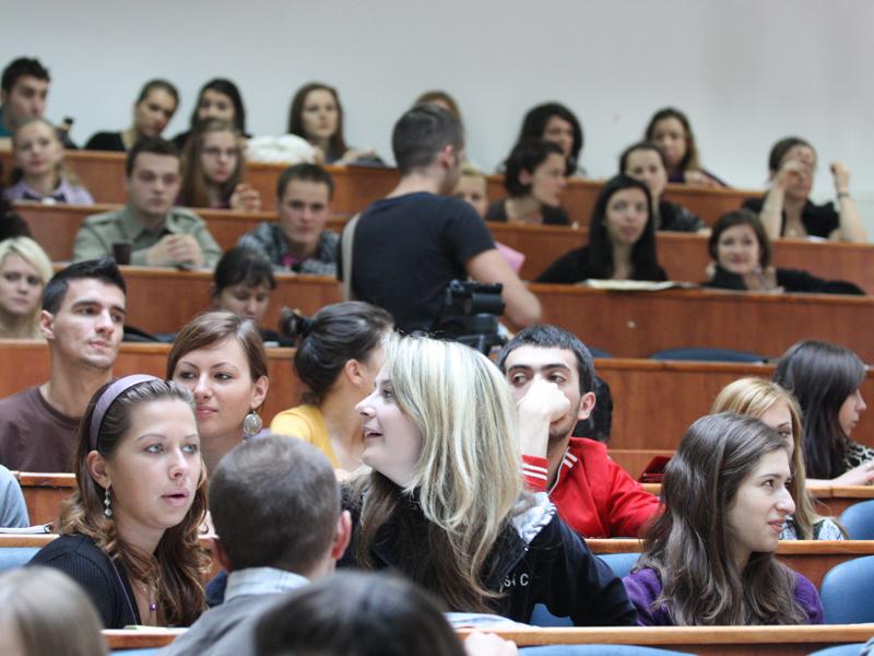 Ce câştigăm dacă s-au deblocat banii din POSDRU