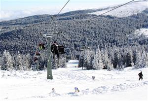 Singura pârtie de schi cu telescaun din Cluj se deschide vineri lângă Băişoara