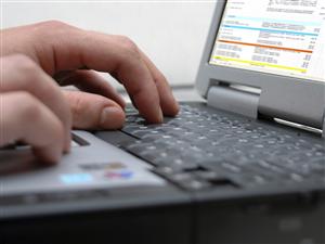 Doar doi inculpaţi au rămas în arest în cazul grupării care a fraudat conturile unor vest-europeni