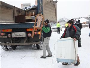 Un raport desfiinţează primăria după ce a mutat romii de pe Coastei la Pata Rât