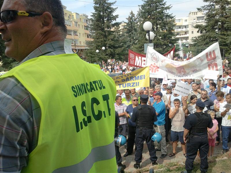 Mechel dă prime de Crăciun angajaţilor din România. Celor care au scăpat de şomaj