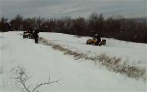 Cu ATV-urile pe zăpadă. Un nou sport de iarnă prinde contur la Cluj VIDEO