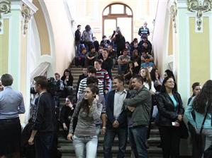Cel mai mare centru universitar din provincie nu mai face teste de limbă TOEFL; dacă-l vrei, pleci în Oradea sau Baia Mare