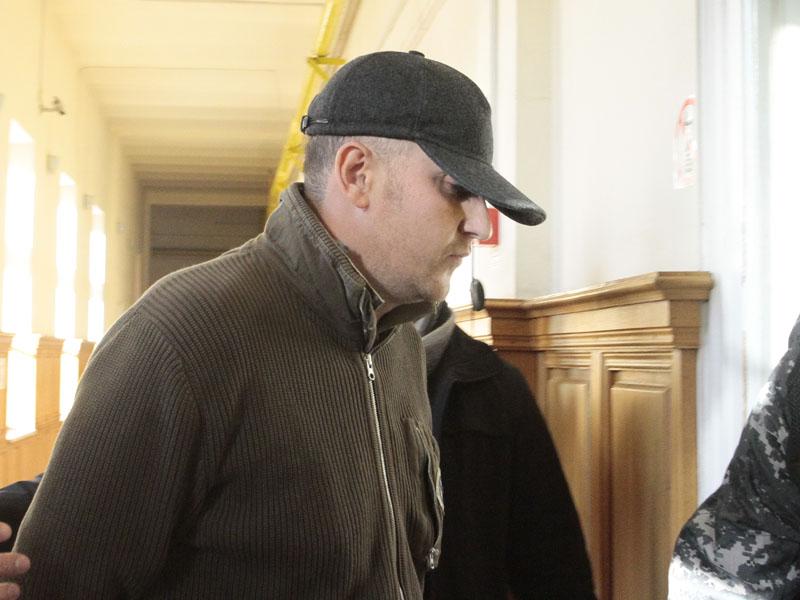 Puşcaşul de la Galeria Ferdinand rămâne cu arestul prelungit