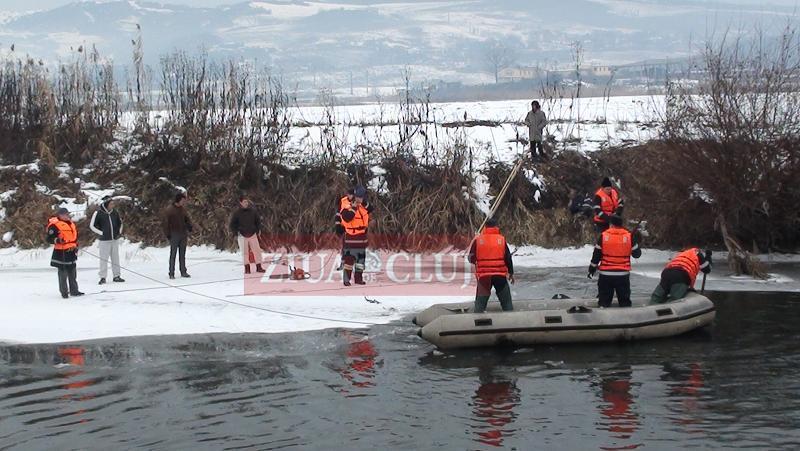 Jandarmii se alătură căutărilor copilului dispărut în apele Someşului VIDEO