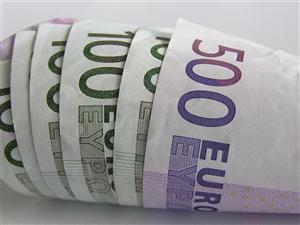 Beneficiarii clujeni de proiecte europene îşi cer banii de la stat
