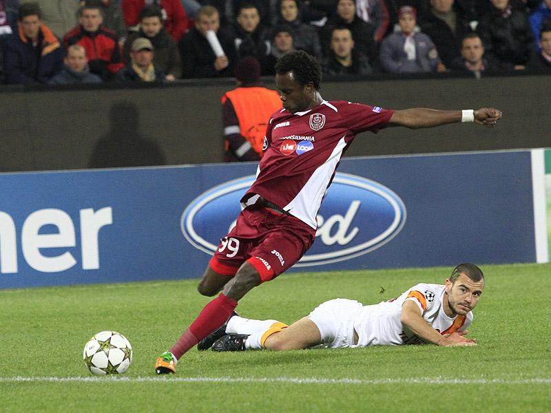 Francezii îl aşteaptă pe Sougou: senegalezul s-a întâlnit cu directorul sportiv de la OM, Jose Anigo