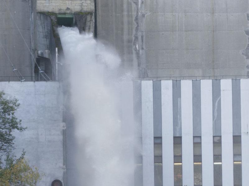 Vosganian: Nu avem fonduri pentru Tarniţa, reactoarele nucleare 3 şi 4 şi nici pentru electrificare