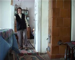 O clujeancă de 100 de ani cultivă legume şi îngrijeşte pomii din grădină. Care e secretul longevităţii sale VIDEO