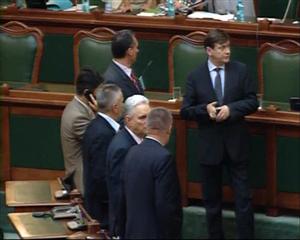 Au tăbărât pe Antonescu, ajuns în fruntea comisiei de revizuire a Constituţiei. Ce reproşează liderii politici din Cluj VIDEO