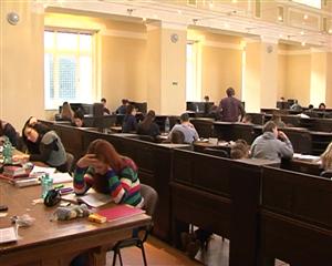 Biblioteca Centrală din Cluj, executată silit de angajaţi VIDEO