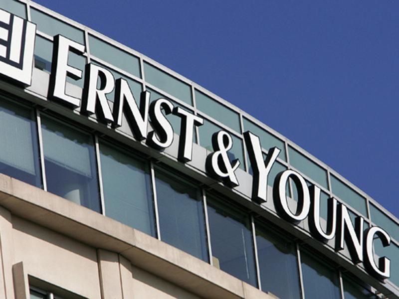 Ernst&Young: Executivii români aşteaptă creşteri ale cifrei de afaceri în 2013, dar modestă (studiu)