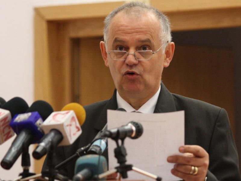 Decanul de la FSEGA a suferit un infarct