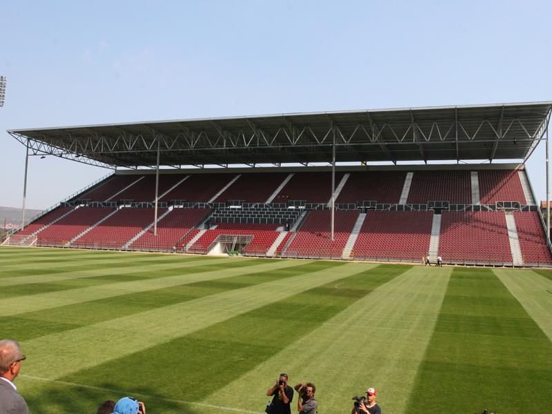 150 de jandarmi la meciul CFR Cluj-Oţelul Galaţi. Un număr de 14 suporteri au interzis pe stadion