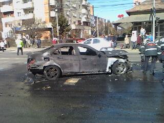Maşină incendiată în Mănăştur. Abia cumpărată, s-a făcut scrum FOTO/VIDEO