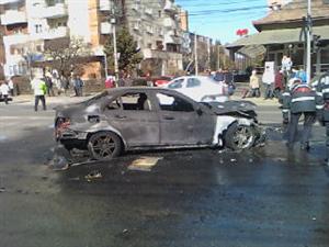 Maşină incendiată în Mănăştur. Abia cumpărată, s-a făcut scrum FOTO/VIDEO