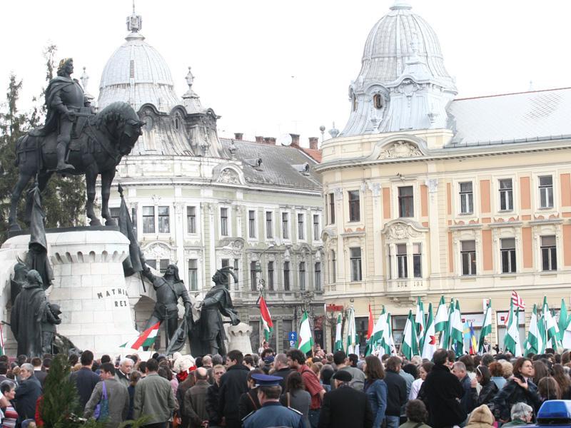 Mii de maghiari s-au adunat la Târgu-Mureş la mitingul pentru autonomie
