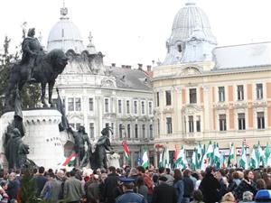 Mii de maghiari s-au adunat la Târgu-Mureş la mitingul pentru autonomie
