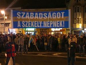 Mitingul pro-autonomie, folosit de Tokes în războiul său cu UDMR FOTO