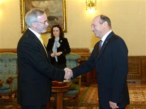 Băsescu face lobby pentru Tarniţa