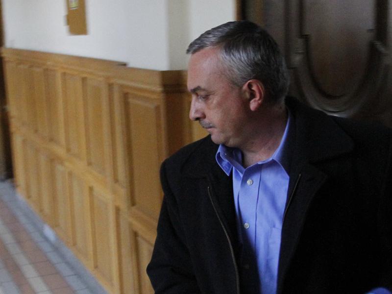 Poliţistul Curt rămâne în arest, cu toate că declaraţiile denunţătorului sunt contradictorii