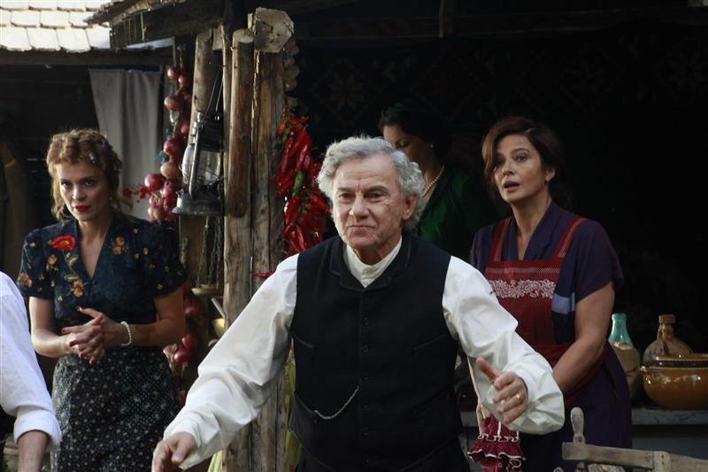 Film românesc cu Gerard Depardieu şi Harvey Keitel, proiectat mâine la Cluj. Vor fi prezenţi şi o parte din actori VIDEO