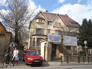 Spitalul CFR a schimbat macazul şi a rămas cu bani mai puţini