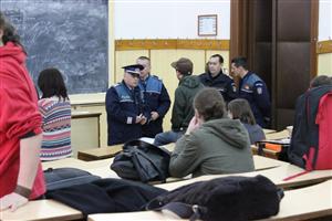 Circa 30 de studenţi au ocupat o sală a UBB. A fost chemată poliţia pentru legitimări 