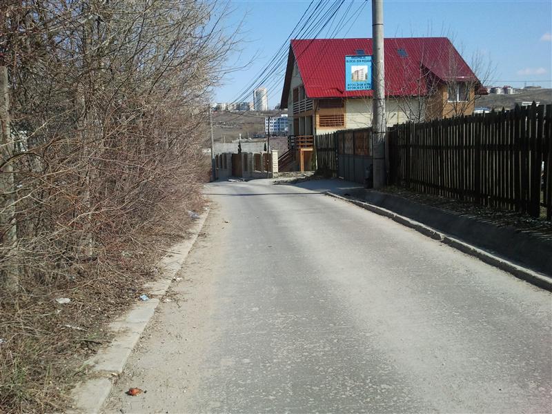 Cer măsuri: traficul de la ansambluri imobiliare mari, preluat de o singură alee, în Mănăştur. Ce fac mamele cu cărucioare