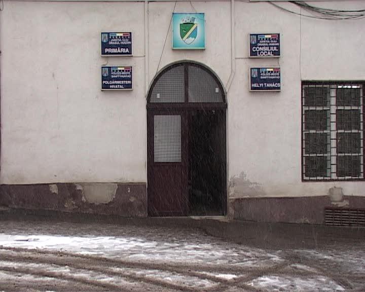Primarul din Huedin acuză Consiliul Judeţean că vrea să îl lase fără sediu VIDEO