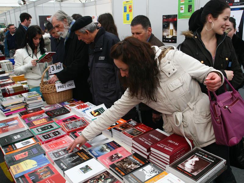 Volum de maxime şi cugetări, scrise pe parcursul a trei decenii, lansat la Gaudeamus