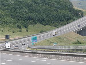 Începător, prins cu 225 km/h pe Autostrada Transilvania