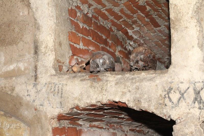 Oraşul roman de sub criptele Mănăstirii Franciscane