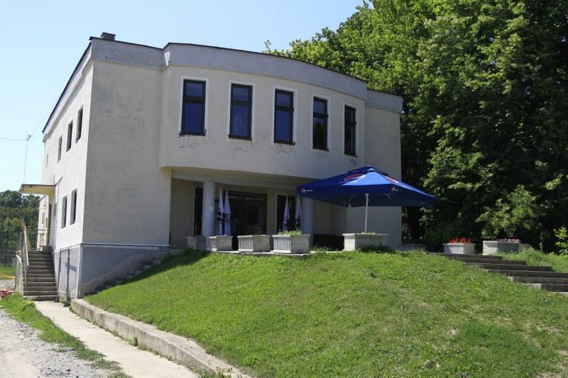 Instanţa decide până mâine viitorul Universităţii Cluj