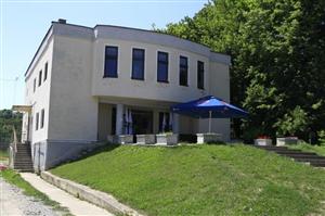 Instanţa decide până mâine viitorul Universităţii Cluj