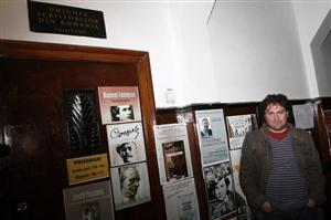 Directorul revistei Tribuna, exclus din Uniunea Scriitorilor. Ce motive invocă asociaţia ca să-l dea afară