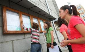 Rezultate bune la evaluare, în Cluj: 9 din 10 elevi au luat note mai mari de 5 VIDEO