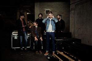 Kaiser Chiefs îşi explică absenţa de la Peninsula: 