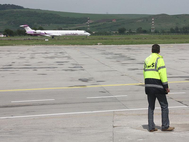 Scandal fără rezultat la Consiliul Judeţean: lucrările la pistă merg înainte VIDEO